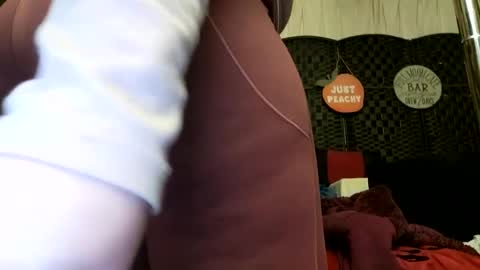 Snapshot of lusciouslibra82 chatting on 02/26/25, 08:59 .Clarissa. Follow me on Instagram miss buns online show from 02/26/25, 08:59