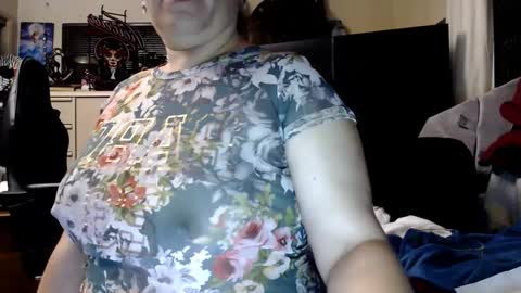 Snapshot of lusciouslibra82 chatting on 03/02/25, 06:16 .Clarissa. Follow me on Instagram miss buns online show from 03/02/25, 06:16