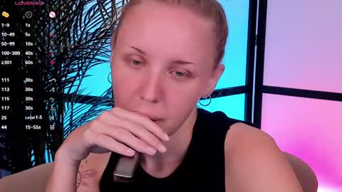 Snapshot of lushcherry chatting on 07/20/26, 06:17 your sweet Liana online show from 07/20/26, 06:17