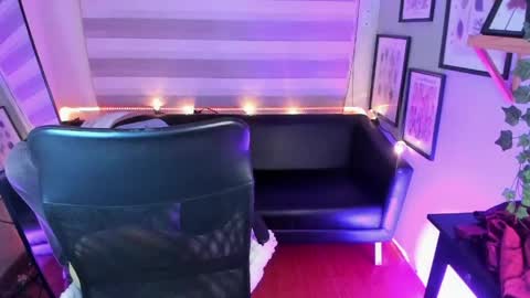 Snapshot of lusiana__ chatting on 05/11/26, 12:22 Luci online show from 05/11/26, 12:22