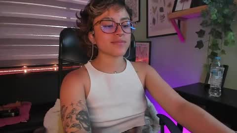Snapshot of lusiana__ chatting on 05/11/26, 02:45 Luci online show from 05/11/26, 02:45