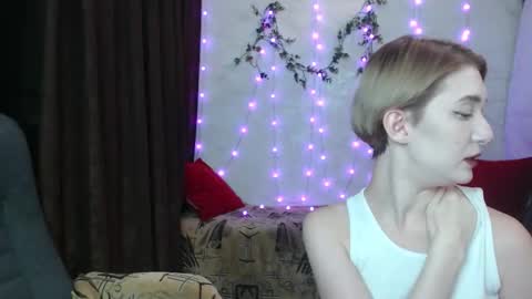 Snapshot of lust444money chatting on 11/19/25, 10:21 lust444money online show from 11/19/25, 10:21