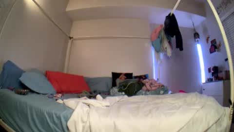 LOLA online show from 05/03/26, 04:18