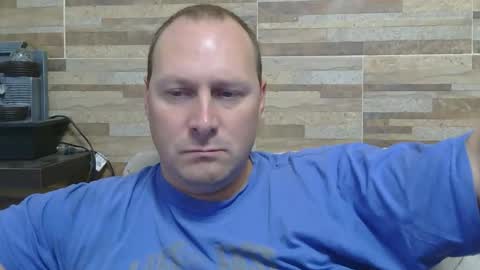 Snapshot of lustonfan chatting on 04/20/26, 12:35 lustonfan online show from 04/20/26, 12:35