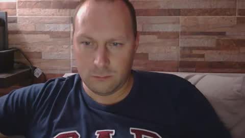 Snapshot of lustonfan chatting on 04/21/26, 02:37 lustonfan online show from 04/21/26, 02:37
