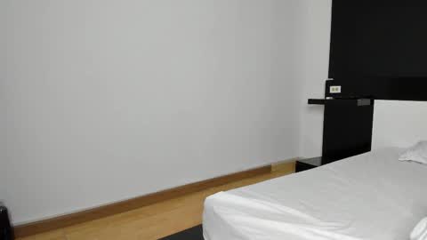 Snapshot of lustwhispers777 chatting on 10/24/25, 09:22 lustwhispers777 online show from 10/24/25, 09:22