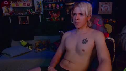 Snapshot of lustymatt chatting on 10/05/25, 05:28 lustymatt online show from 10/05/25, 05:28