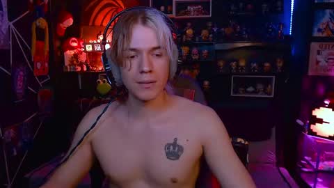 Snapshot of lustymatt chatting on 10/14/25, 06:36 lustymatt online show from 10/14/25, 06:36