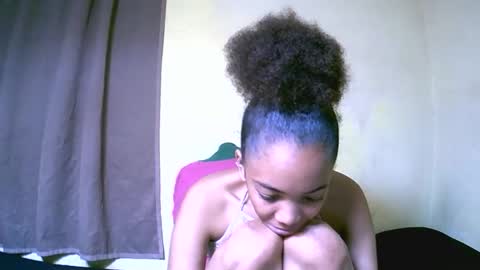 Snapshot of lutchia chatting on 10/02/25, 07:10 lutchia online show from 10/02/25, 07:10