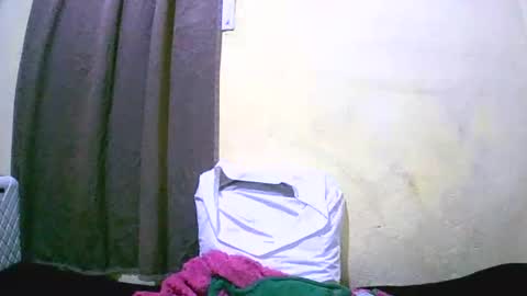 Snapshot of lutchia chatting on 10/06/25, 06:49 lutchia online show from 10/06/25, 06:49