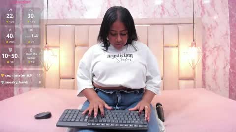 Snapshot of luu_adams chatting on 05/05/26, 07:33 Luu online show from 05/05/26, 07:33
