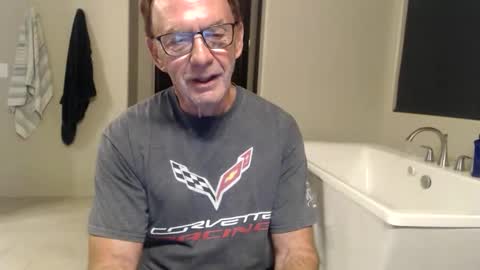 Snapshot of luv_missle chatting on 04/18/26, 04:16 luv_missle online show from 04/18/26, 04:16