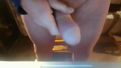 Snapshot of luvcamgirlz chatting on 03/04/25, 11:00 luvcamgirlz online show from 03/04/25, 11:00