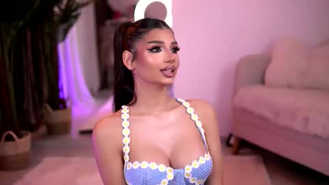 Snapshot of luvcaprice chatting on 01/19/26, 02:21 Caprice online show from 01/19/26, 02:21