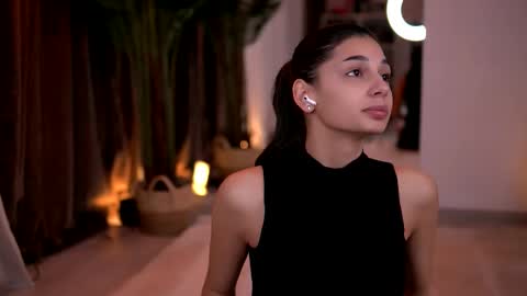 Snapshot of luvcaprice chatting on 02/09/26, 02:43 Caprice online show from 02/09/26, 02:43