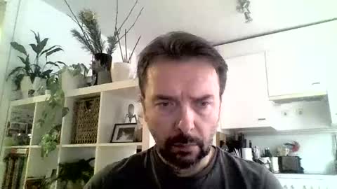 Snapshot of luvly chatting on 01/02/25, 09:43 Luvly online show from 01/02/25, 09:43