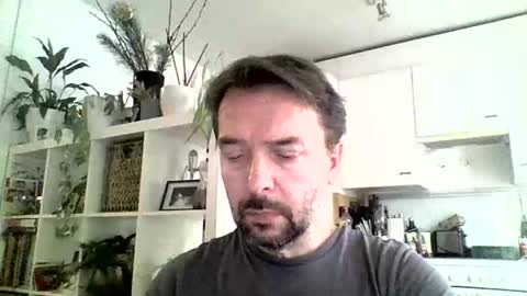 Snapshot of luvly chatting on 01/14/25, 08:20 Luvly online show from 01/14/25, 08:20