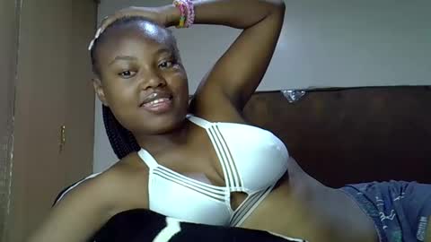 Snapshot of luvly_ebonny chatting on 09/16/25, 02:29 Tracy online show from 09/16/25, 02:29