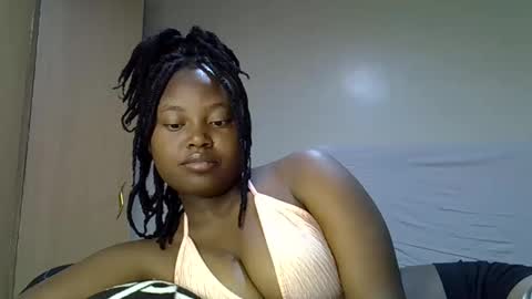 Snapshot of luvly_ebonny chatting on 10/18/25, 07:36 Tracy online show from 10/18/25, 07:36