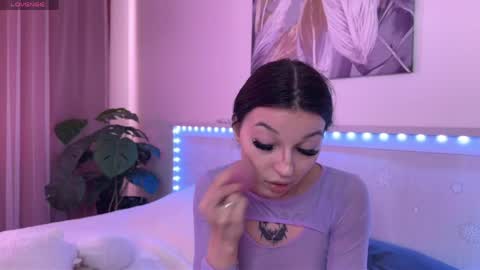Veronica online show from 05/24/26, 10:31