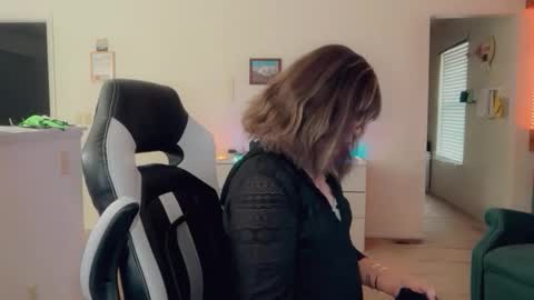 Britney online show from 11/30/25, 06:45