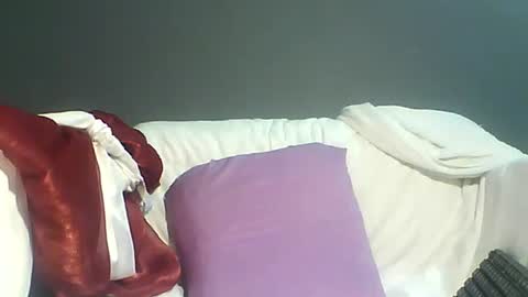 Snapshot of luvu4everxxx chatting on 06/02/26, 04:53 Bee Bee online show from 06/02/26, 04:53