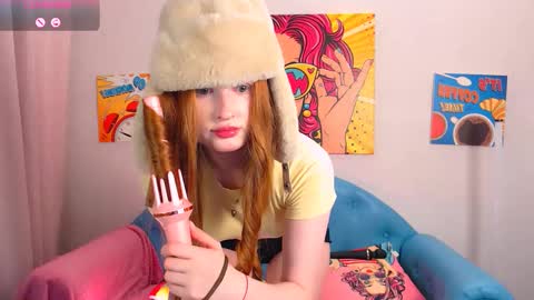 Snapshot of lux_angel chatting on 09/12/25, 01:33 lux_angel online show from 09/12/25, 01:33