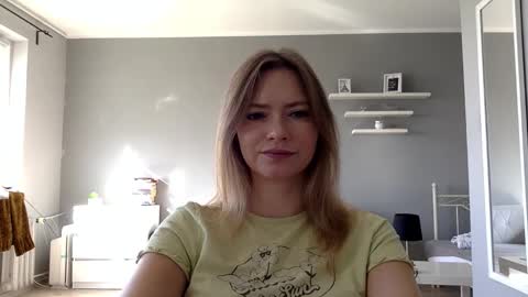 Snapshot of lux_millie chatting on 09/25/25, 08:07 Millie online show from 09/25/25, 08:07