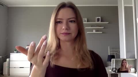 Snapshot of lux_millie chatting on 09/27/25, 01:49 Millie online show from 09/27/25, 01:49