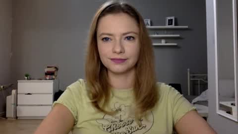 Snapshot of lux_millie chatting on 10/08/25, 09:12 Millie online show from 10/08/25, 09:12