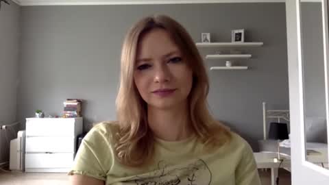 Snapshot of lux_millie chatting on 10/11/25, 01:53 Millie online show from 10/11/25, 01:53