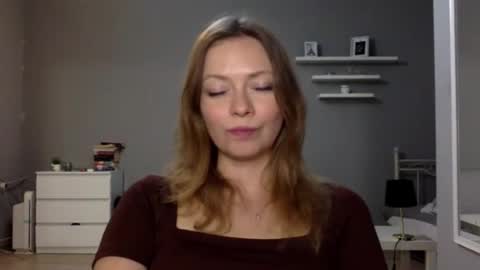 Snapshot of lux_millie chatting on 10/26/25, 10:15 Millie online show from 10/26/25, 10:15