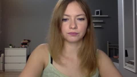 Snapshot of lux_millie chatting on 11/04/25, 11:04 Millie online show from 11/04/25, 11:04