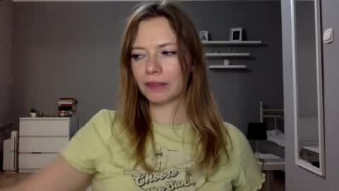 Snapshot of lux_millie chatting on 11/06/25, 10:43 Millie online show from 11/06/25, 10:43