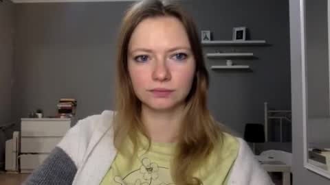 Snapshot of lux_millie chatting on 11/26/25, 10:00 Millie online show from 11/26/25, 10:00