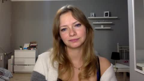 Snapshot of lux_millie chatting on 12/18/25, 10:16 Millie online show from 12/18/25, 10:16