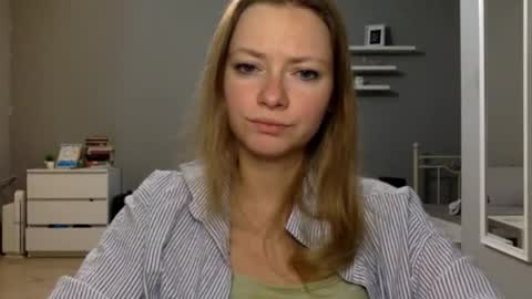 Snapshot of lux_millie chatting on 01/07/26, 10:34 Millie online show from 01/07/26, 10:34