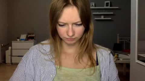 Snapshot of lux_millie chatting on 01/08/26, 10:12 Millie online show from 01/08/26, 10:12