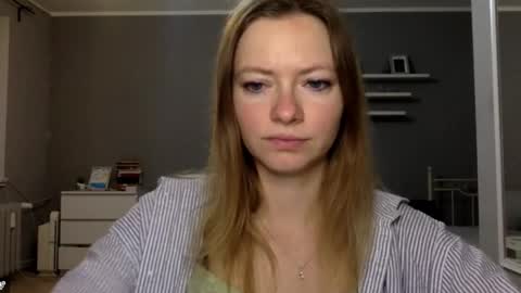 Snapshot of lux_millie chatting on 02/07/26, 04:00 Millie online show from 02/07/26, 04:00