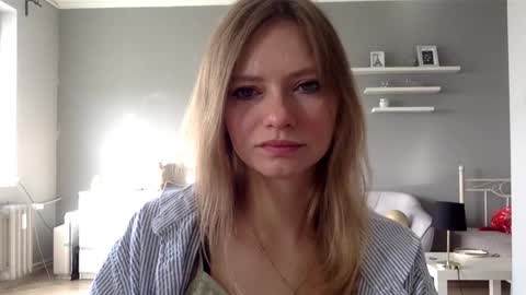 Snapshot of lux_millie chatting on 03/08/26, 08:18 Millie online show from 03/08/26, 08:18