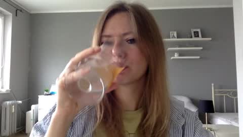 Snapshot of lux_millie chatting on 03/29/26, 07:08 Millie online show from 03/29/26, 07:08