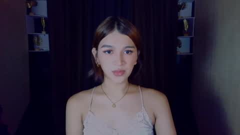 Snapshot of lux_white chatting on 05/06/26, 11:59 queen lux online show from 05/06/26, 11:59