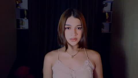 Snapshot of lux_white chatting on 05/07/26, 04:01 queen lux online show from 05/07/26, 04:01