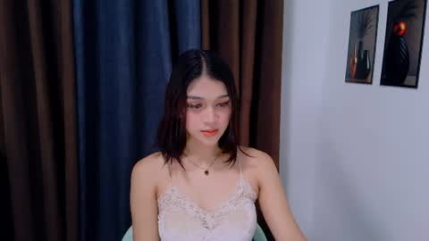 Snapshot of lux_white chatting on 08/06/26, 11:01 queen lux online show from 08/06/26, 11:01
