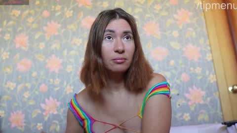 Snapshot of luxegirl67 chatting on 09/15/25, 12:27 Sophie online show from 09/15/25, 12:27