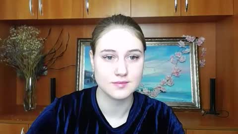 Snapshot of luxevenus chatting on 03/31/26, 12:27 Vivienne online show from 03/31/26, 12:27