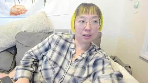 Snapshot of luxgray chatting on 02/23/26, 11:24 LuxGray online show from 02/23/26, 11:24