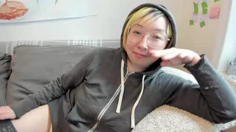 LuxGray online show from 06/19/26, 07:50