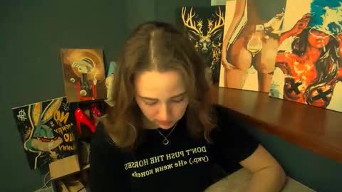 Snapshot of luxie_queen chatting on 03/17/26, 02:31 Katie online show from 03/17/26, 02:31