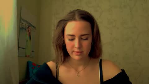 Snapshot of luxie_queen chatting on 03/22/26, 03:04 Katie online show from 03/22/26, 03:04